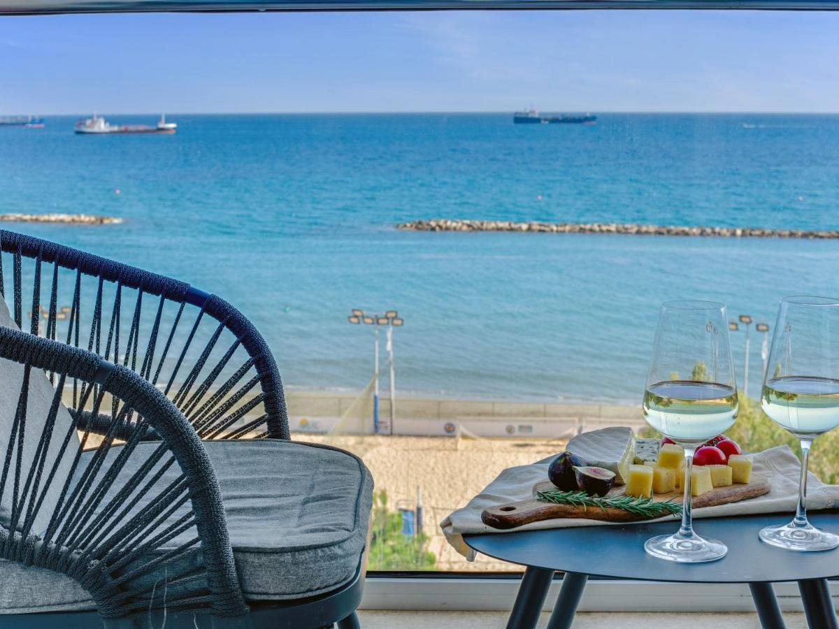 Sanders Kanika Sea Forum - Adorable 2-Bedroom Apartment With Sea View Лимасол Экстерьер фото