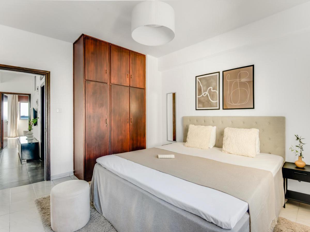 Sanders Kanika Sea Forum - Adorable 2-Bedroom Apartment With Sea View Лимасол Экстерьер фото